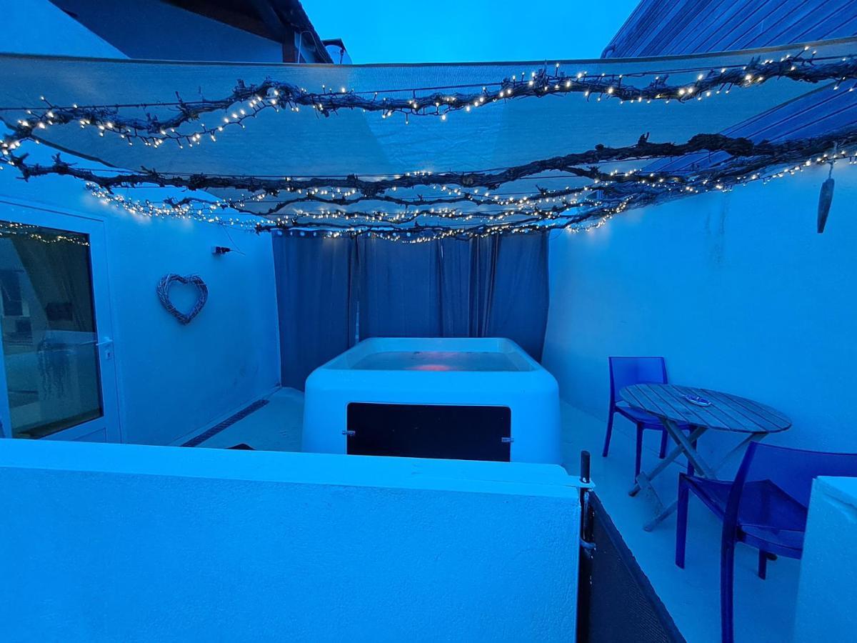 Les Suites Love 3 Spa Vue Mer Piscine 马赛 外观 照片